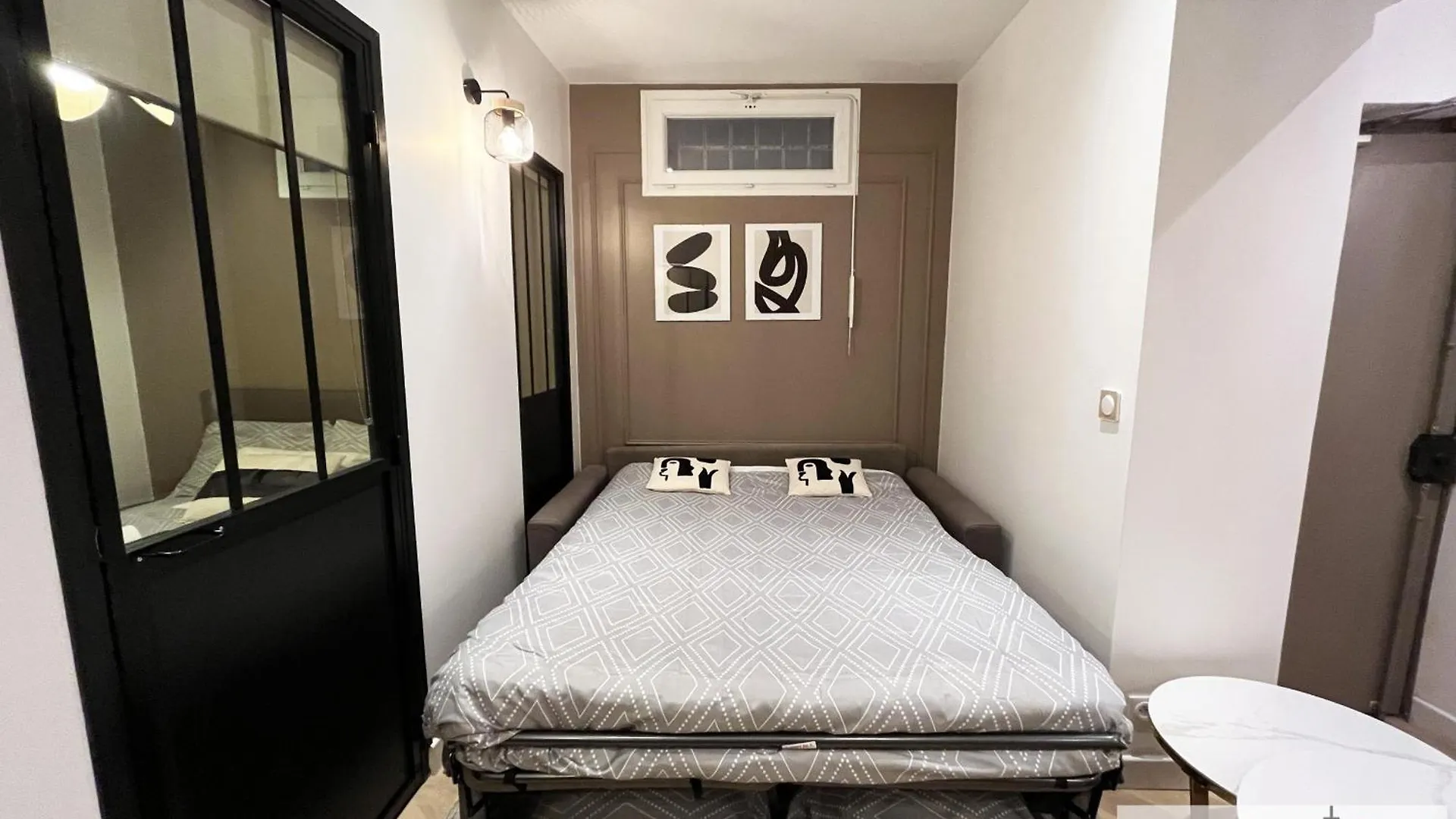 Urban Flat 178 - Cosy Chic 2 Bedroom Flat In דירה